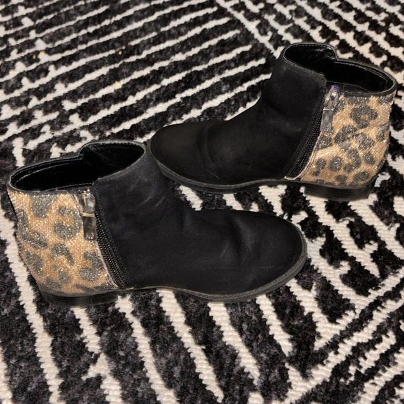 Girls Leopard Booties - Picture 5 of 9